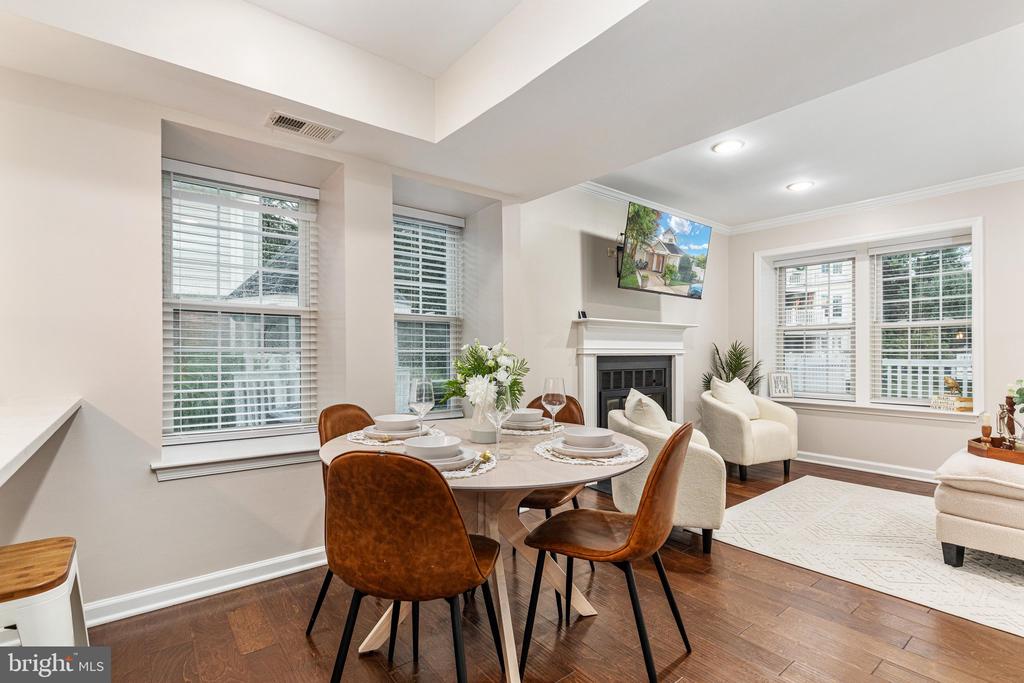 3301 LAKESIDE VIEW DRIVE Unit: 2-1