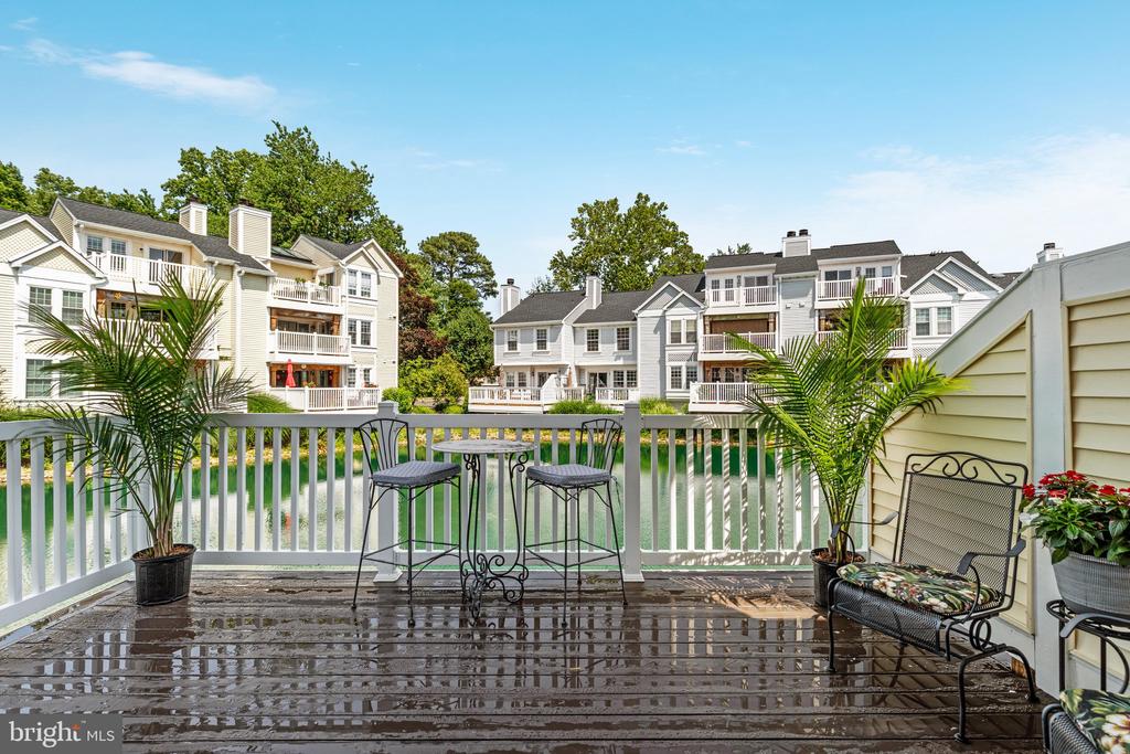 3301 LAKESIDE VIEW DRIVE Unit: 2-1