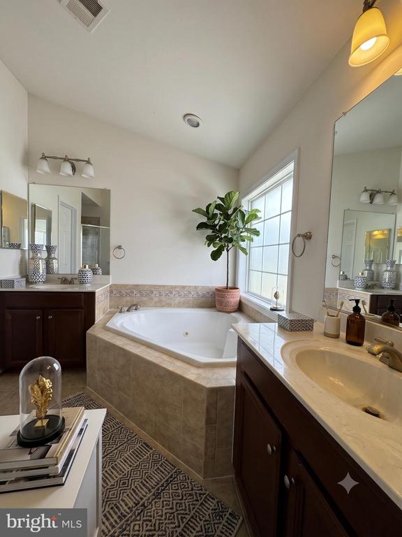 5609 FAIRCLOTH COURT