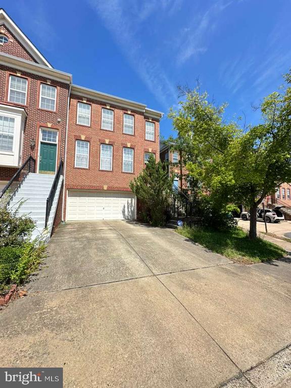 5609 FAIRCLOTH COURT
