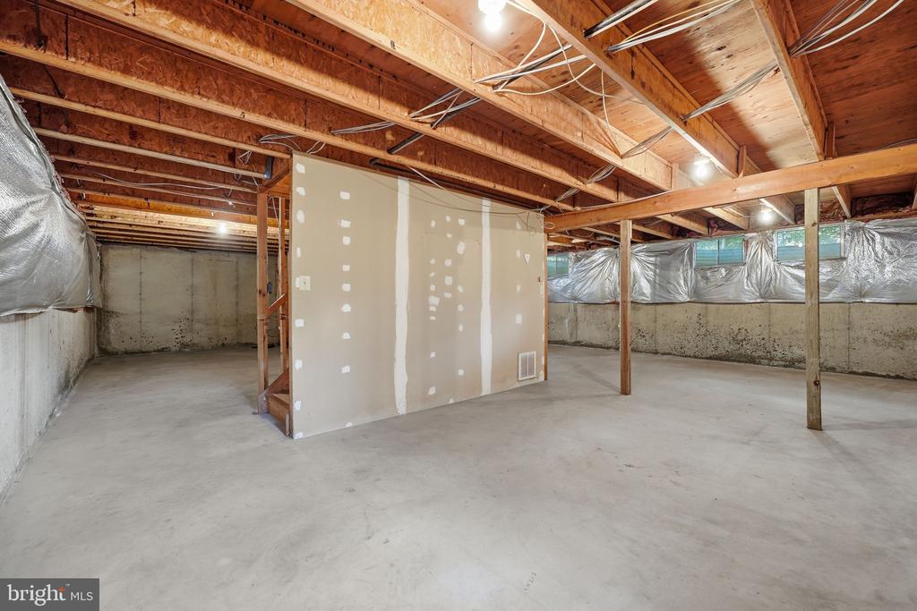 4308 WARNER LANE