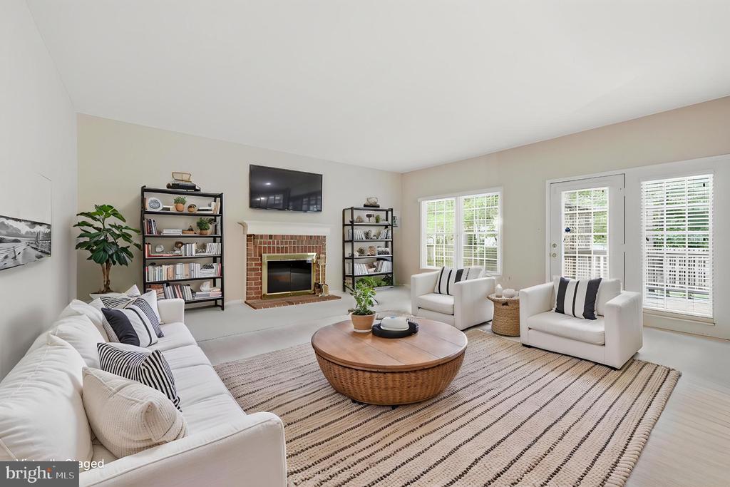 4308 WARNER LANE