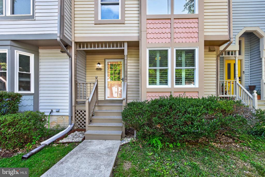9696 POINDEXTER COURT
