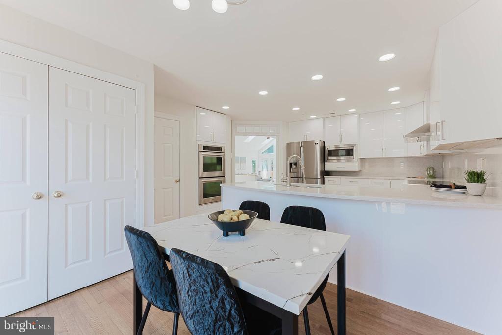 10527 MEREWORTH LANE