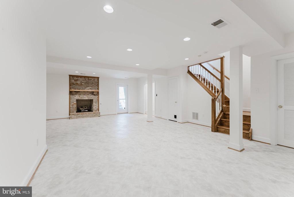10527 MEREWORTH LANE