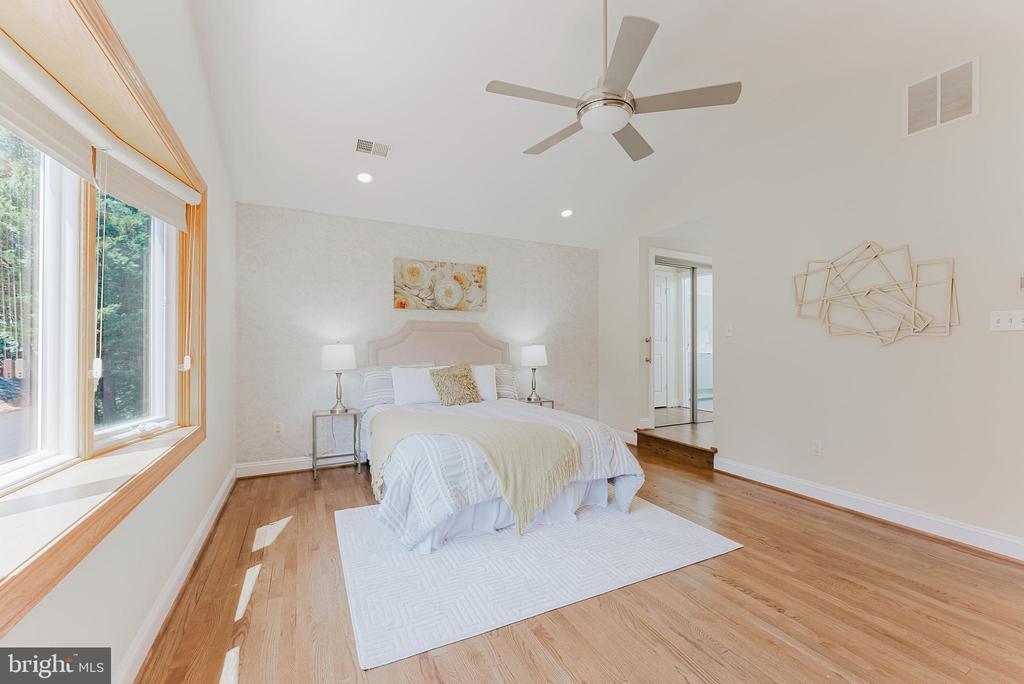 10527 MEREWORTH LANE