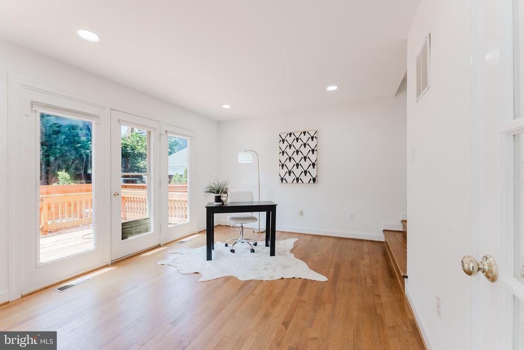 10527 MEREWORTH LANE