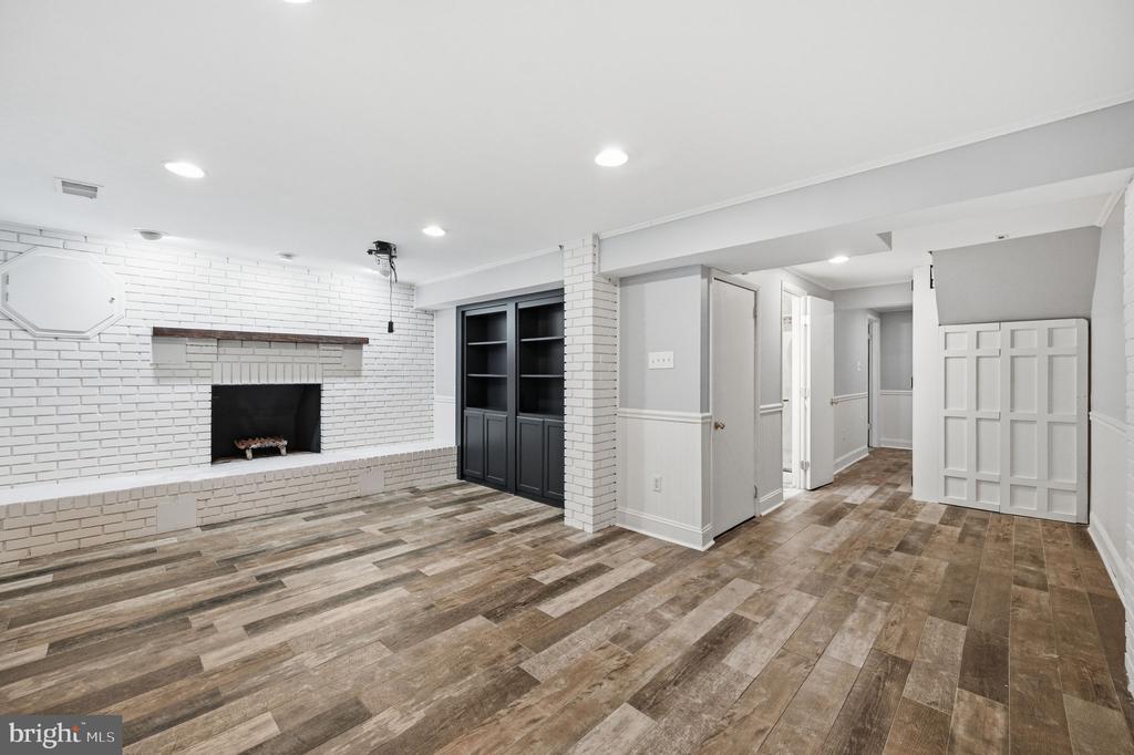 2324 HARLEYFORD COURT