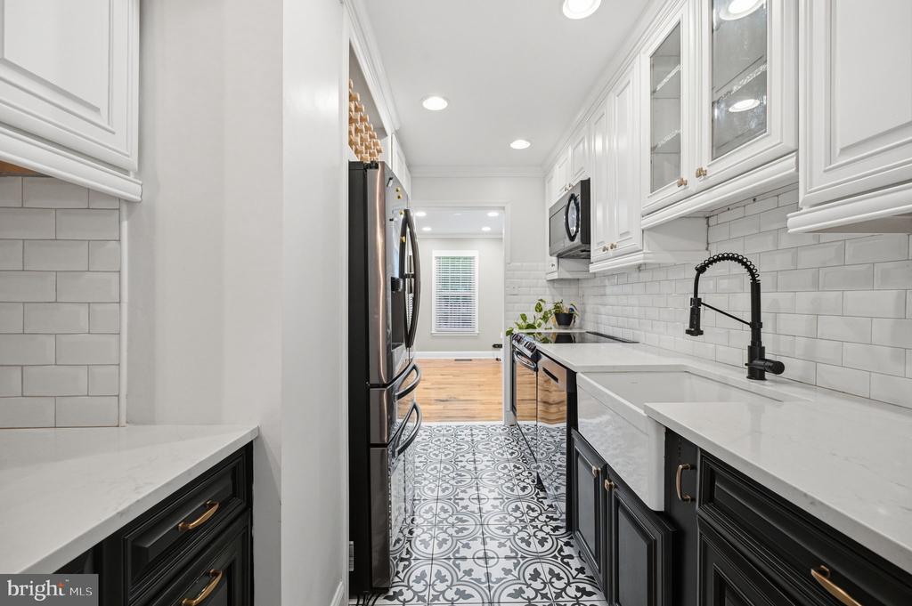 2324 HARLEYFORD COURT