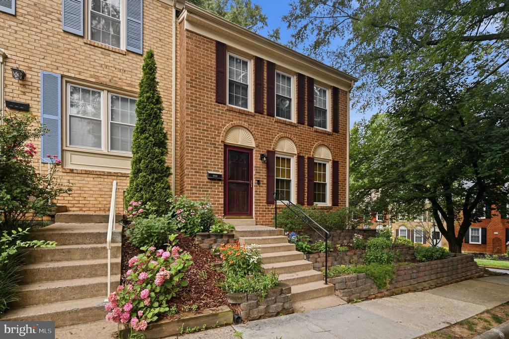 2324 HARLEYFORD COURT