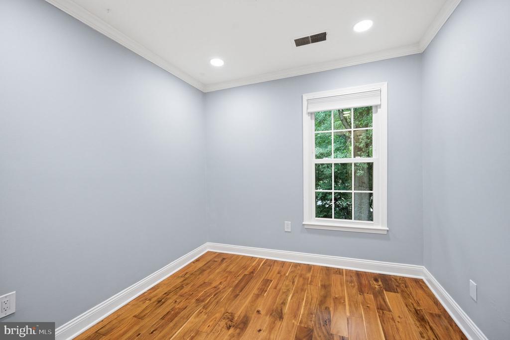 2324 HARLEYFORD COURT