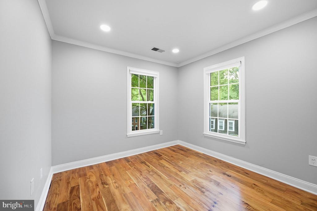 2324 HARLEYFORD COURT