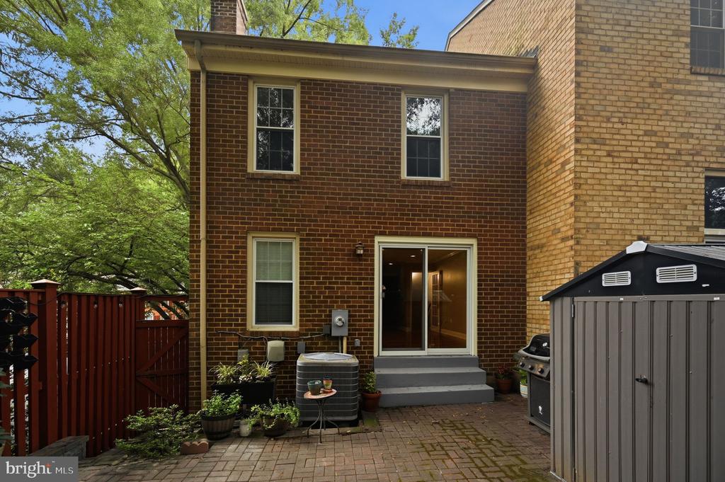2324 HARLEYFORD COURT