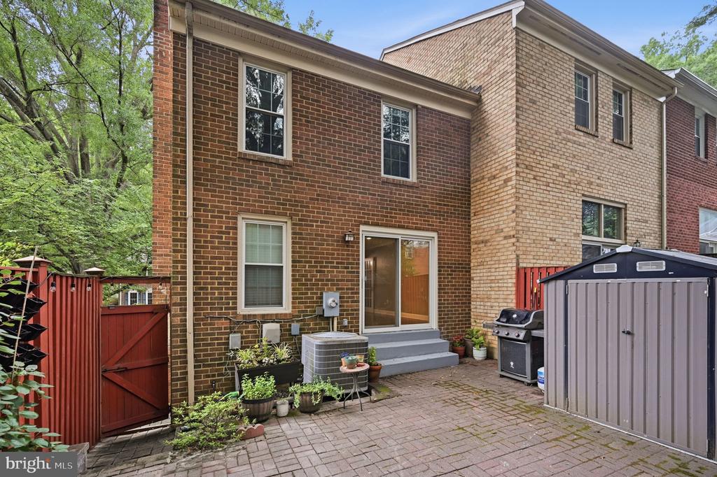 2324 HARLEYFORD COURT