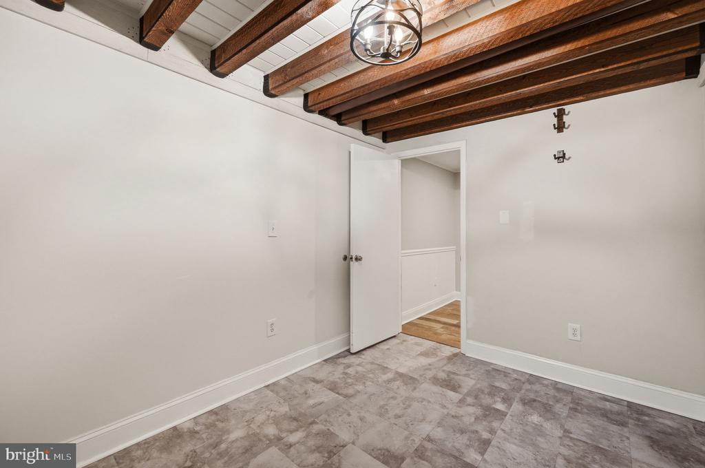 2324 HARLEYFORD COURT