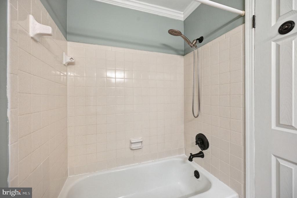 2324 HARLEYFORD COURT