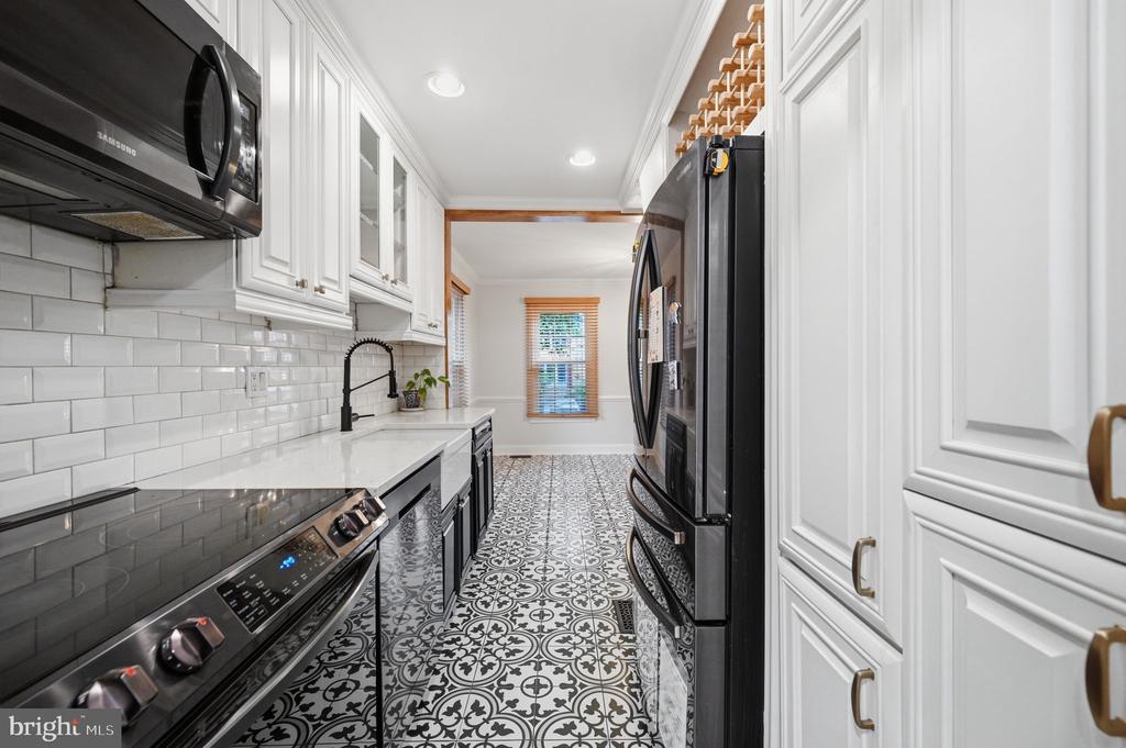 2324 HARLEYFORD COURT