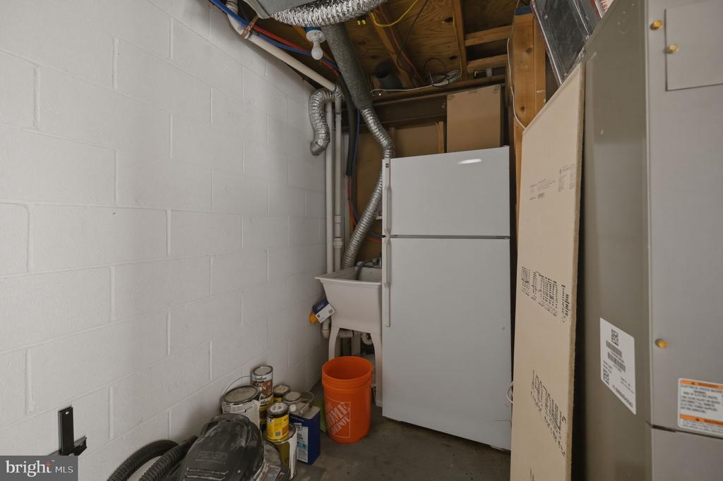 2324 HARLEYFORD COURT