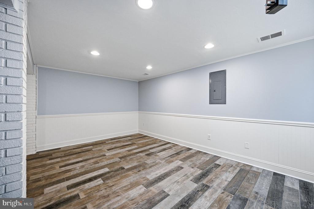 2324 HARLEYFORD COURT