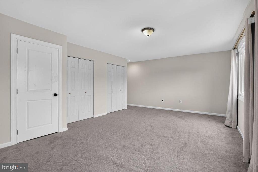858 DOGWOOD COURT