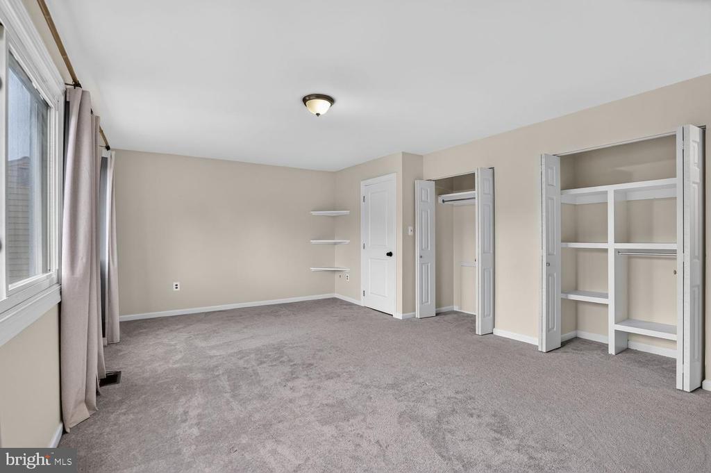 858 DOGWOOD COURT