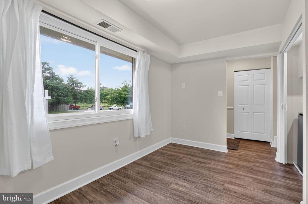858 DOGWOOD COURT