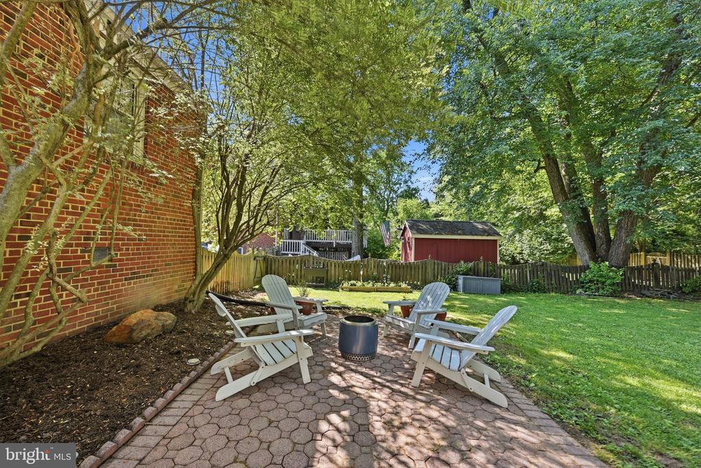 6107 BROOK DRIVE