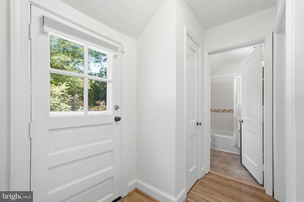 6107 BROOK DRIVE
