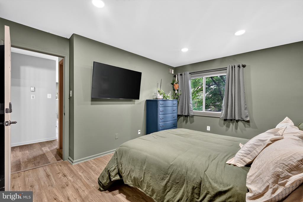 2914 KINGS CHAPEL ROAD Unit: 8