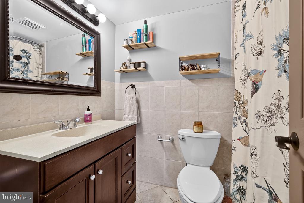 2914 KINGS CHAPEL ROAD Unit: 8