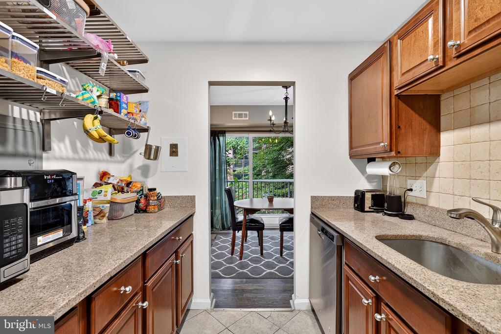 2914 KINGS CHAPEL ROAD Unit: 8