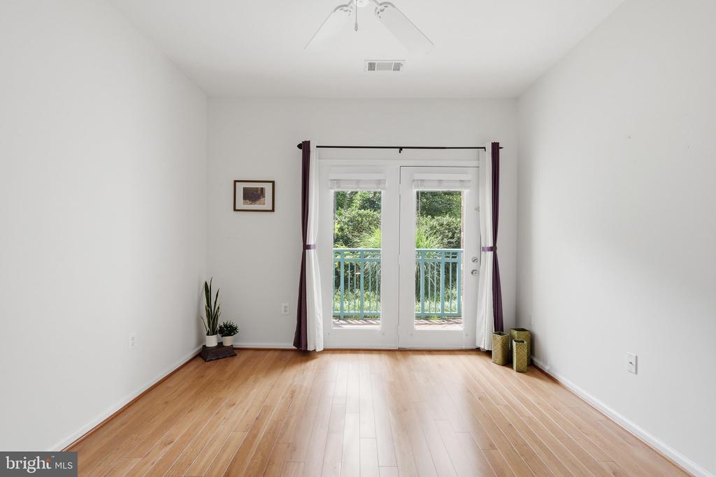 12001 MARKET Unit: 179