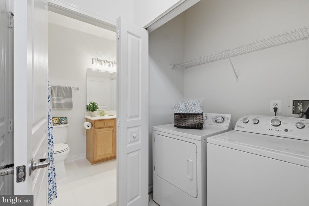 12001 MARKET Unit: 179