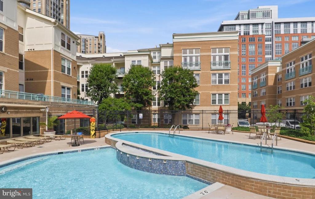 12001 MARKET Unit: 179