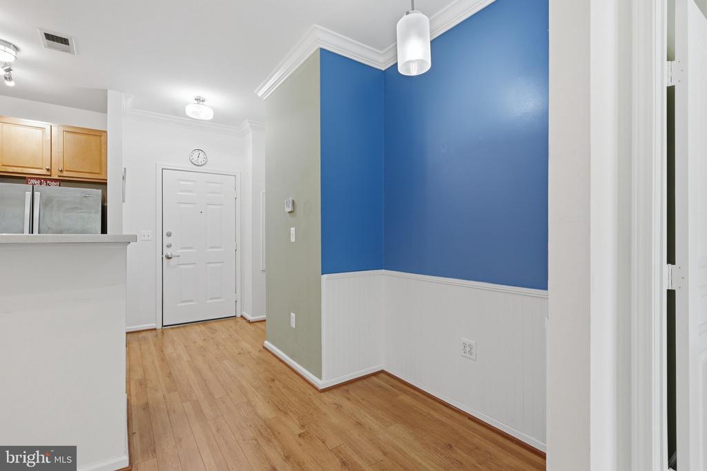 12001 MARKET Unit: 179