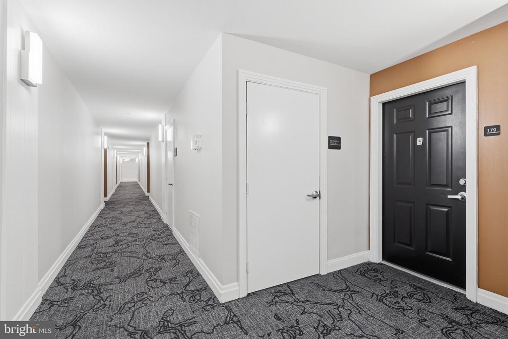 12001 MARKET Unit: 179