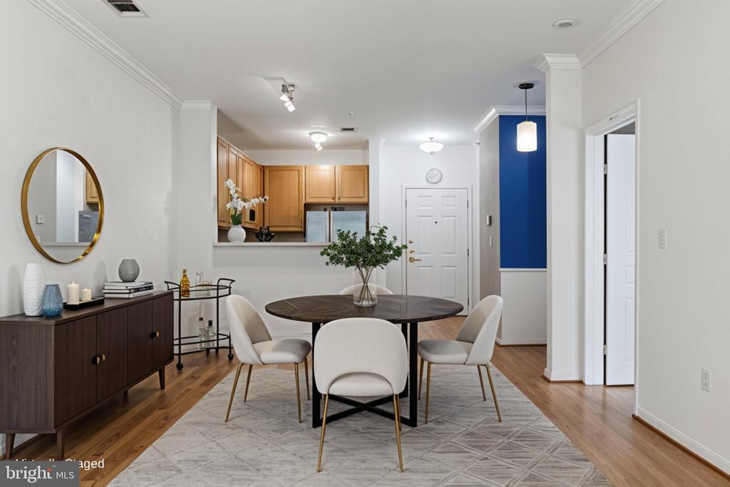 12001 MARKET Unit: 179