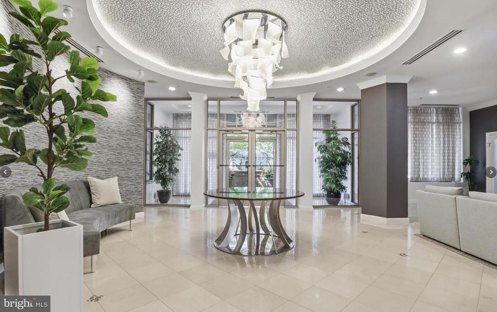 12001 MARKET Unit: 179