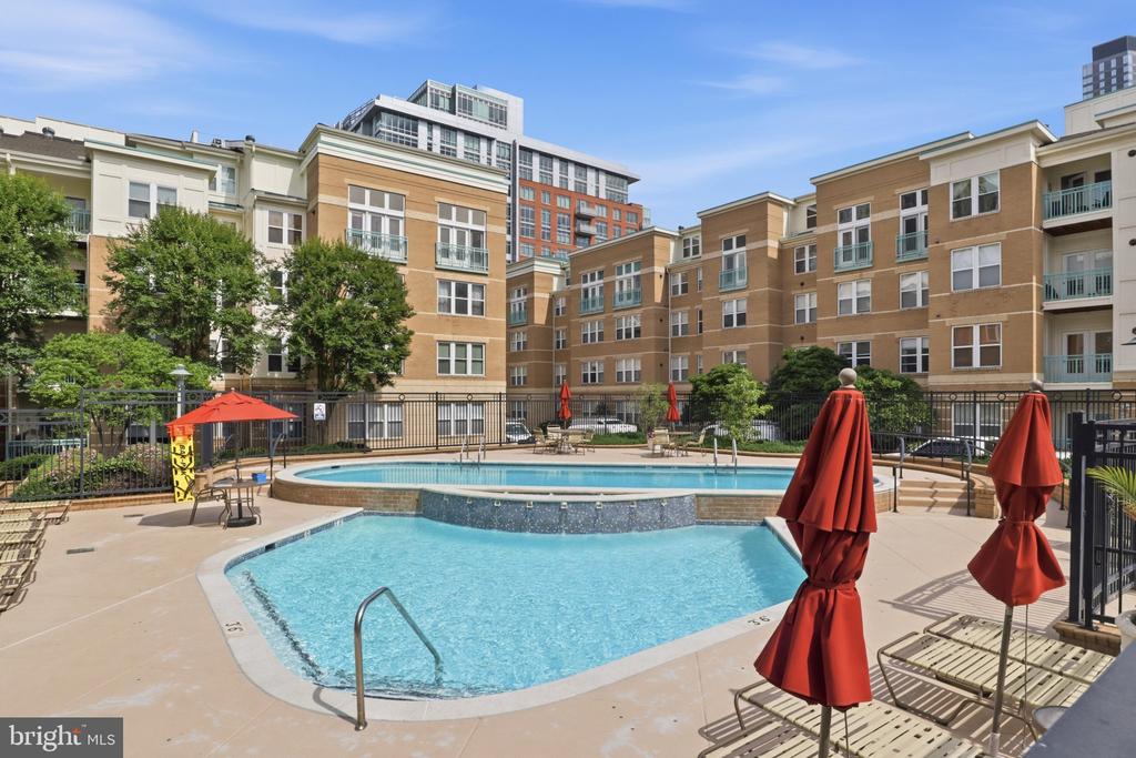 12001 MARKET Unit: 179