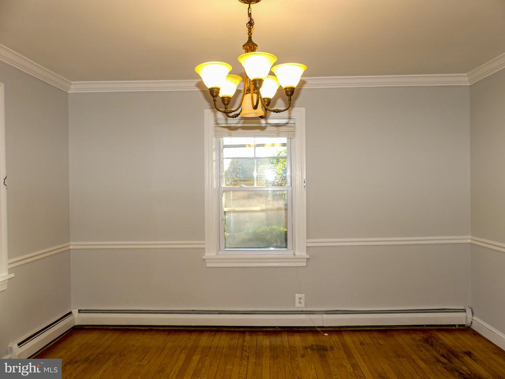 903 CRESTVIEW DRIVE