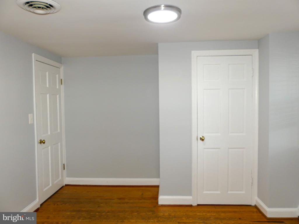 903 CRESTVIEW DRIVE