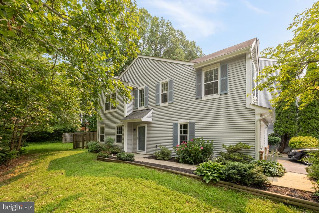 10201 FAIRE COMMONS COURT