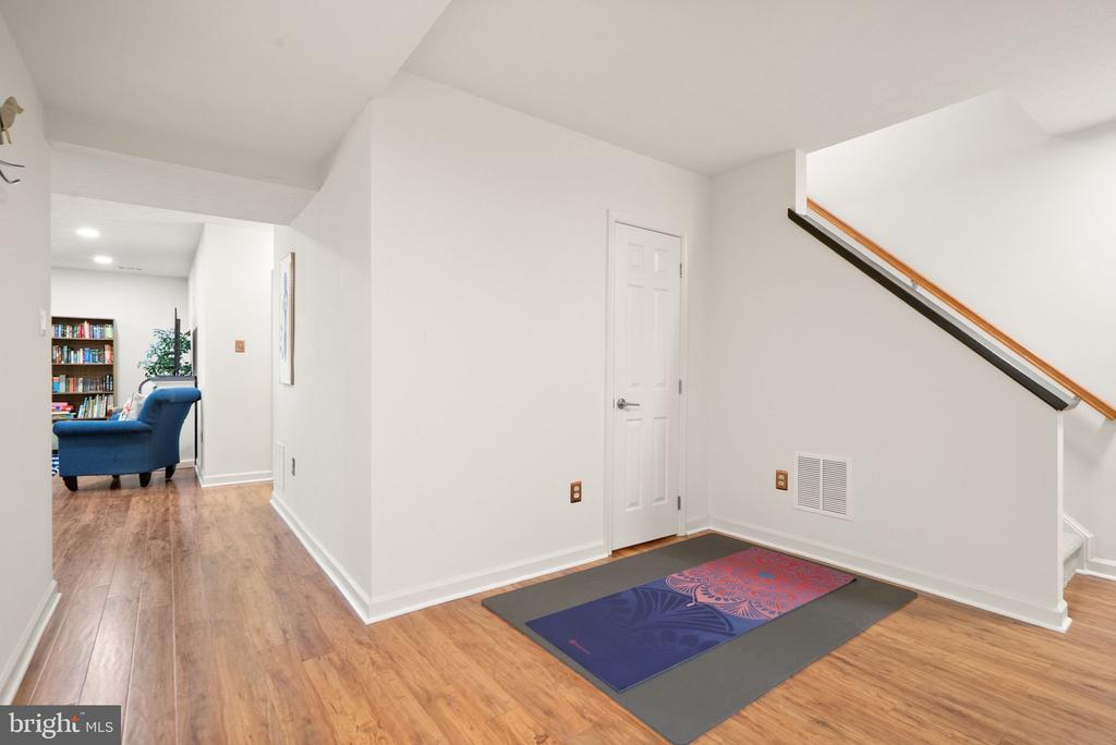 4619 LUXBERRY DRIVE
