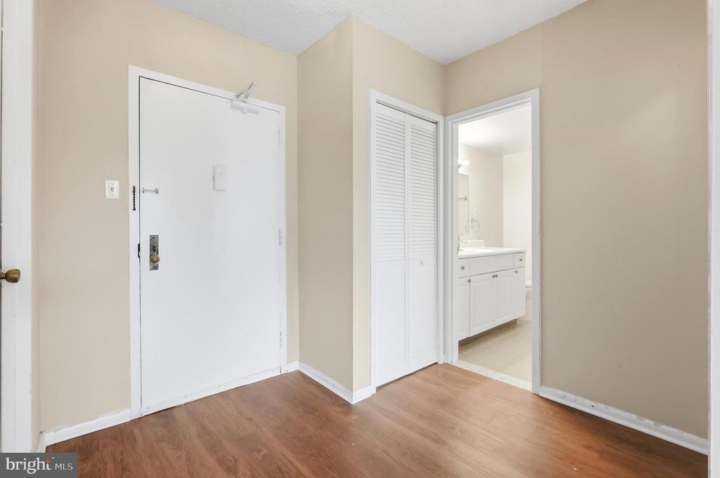 3701 S GEORGE MASON DRIVE Unit: 2416N