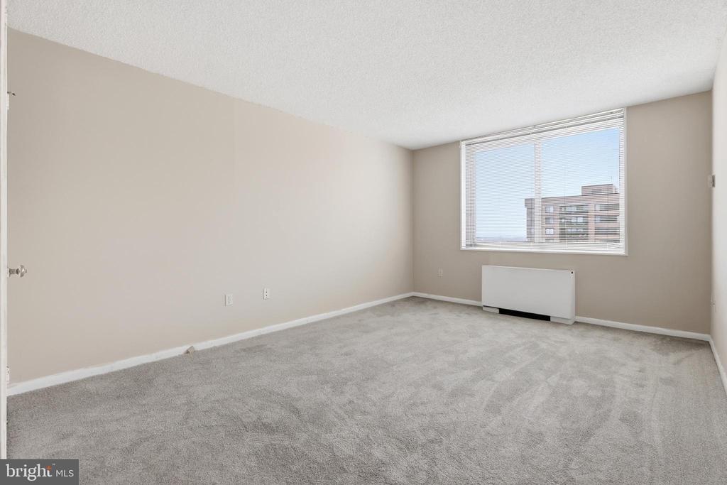 3701 S GEORGE MASON DRIVE Unit: 2416N