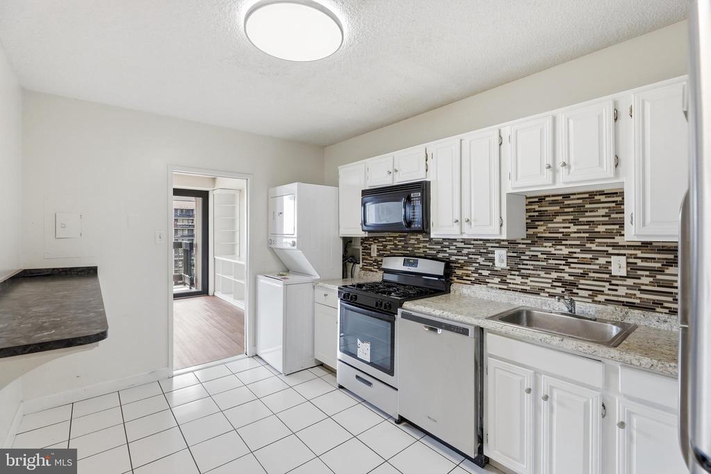 3701 S GEORGE MASON DRIVE Unit: 2416N