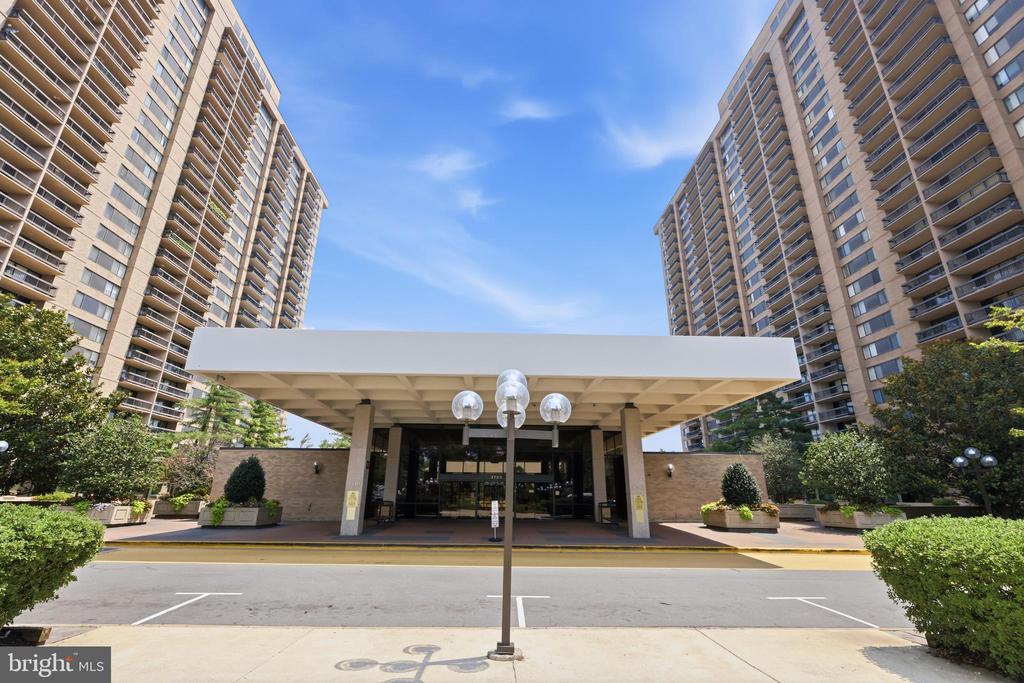3701 S GEORGE MASON DRIVE Unit: 2416N