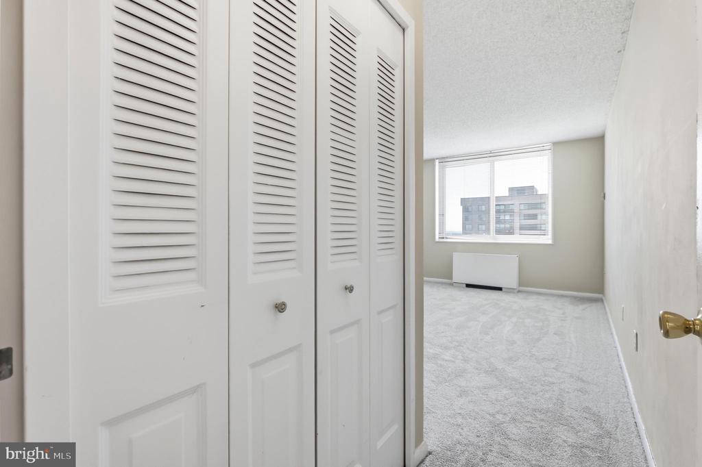 3701 S GEORGE MASON DRIVE Unit: 2416N