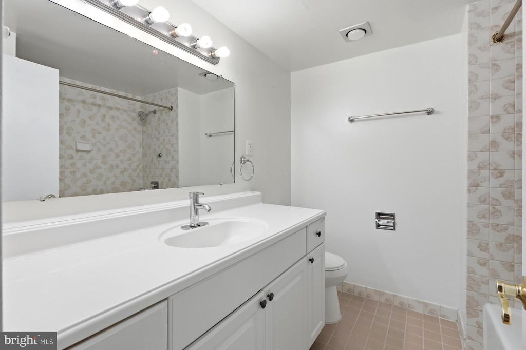 3701 S GEORGE MASON DRIVE Unit: 2416N
