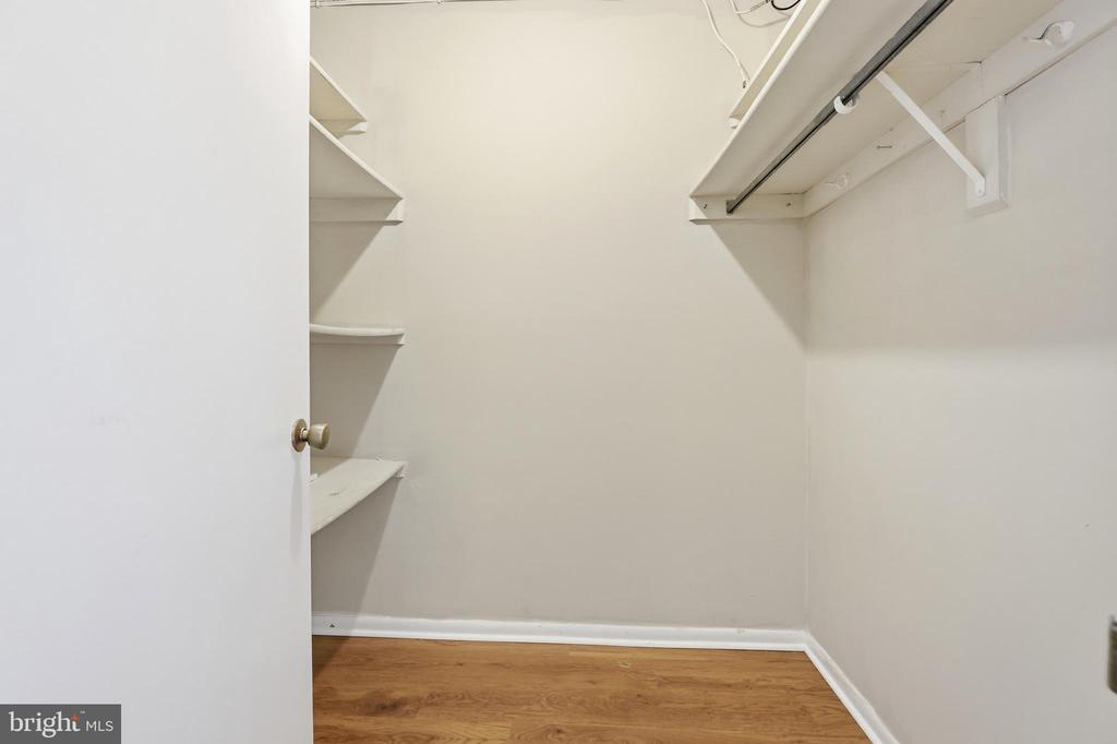 3701 S GEORGE MASON DRIVE Unit: 2416N
